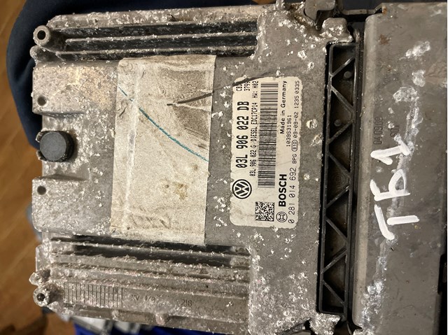 03L906022DB VAG Блок управления двигателем купить в Николаев
