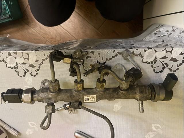 Распределитель топлива 04L089B VAG