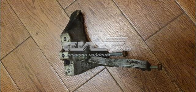 Кронштейн подушки (опоры) двигателя, левой 1K0199117AG VAG