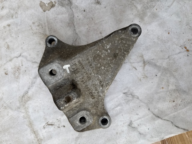 Крепление подушки коробки передач 1K0199117BQ VAG