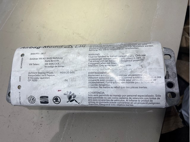 Подушка безопасности (AIRBAG) пассажирская 1K0880204K VAG