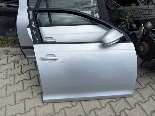 Пассажирская передняя дверь 1K5831302S VAG