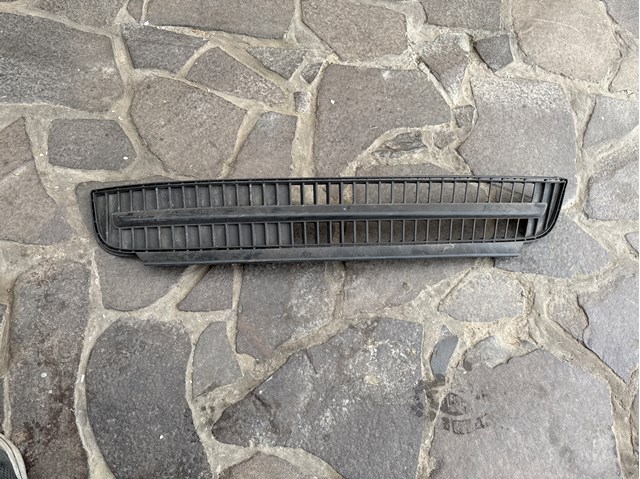Решетка 1ST853677B VAG
