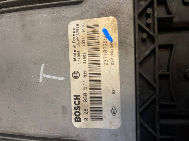 RENAULT 237102265R Блок управления двигателем в наличии Полтава