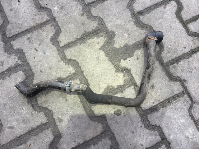 Патрубок системы охлаждения 3AA122157 VAG