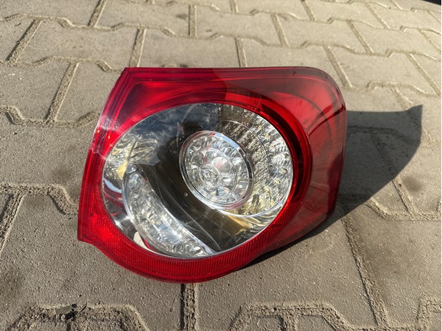 Фонарь задний правый, внешний 3C9945096 VAG