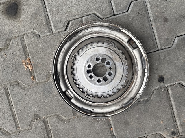 Демпферный маховик 415062609 VAG