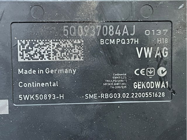 Компьютер бортовой 5Q0937084AJ VAG