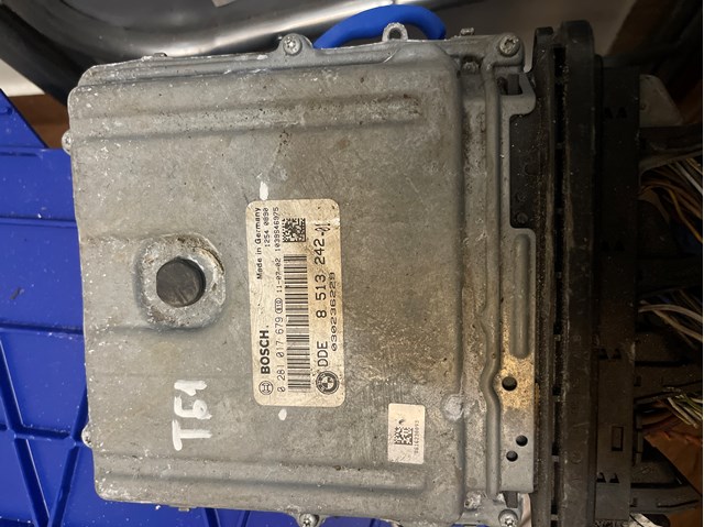 Компьютер двигателя 8513242 BMW