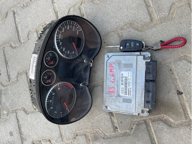 Щиток приборов 8P0920930G VAG