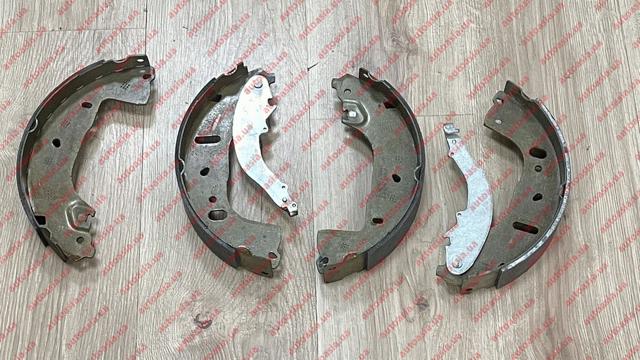 VAG 1EA698525D Задние барабанные колодки в наличии Сумы