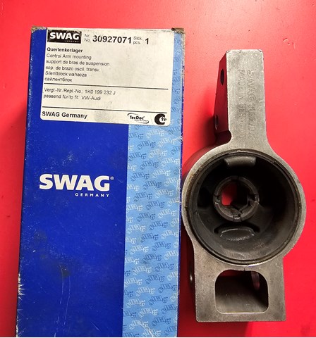 SWAG 30927071 Сайлентблок переднего нижнего рычага в наличии Днепр