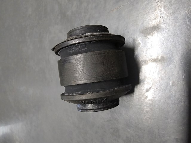 Сайлентблок заднего поперечного рычага 5515250A10 NISSAN