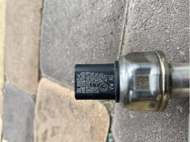 Датчик давления топлива 06L906054E VAG