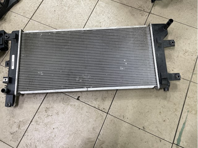 Радиатор охлаждения двигателя 214105SA0A NISSAN