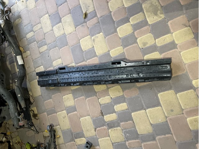 Абсорбер бампера заднего 561807251A VAG