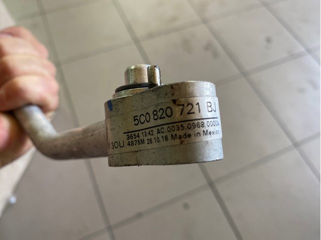 5C0820721BJ Шланг кондиционера, от компрессора к радиатору купить Ирпень