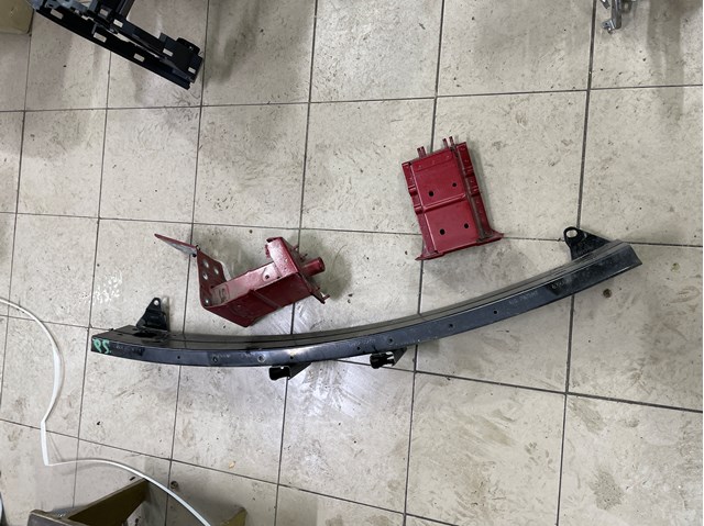 Шина бампера переднего 620325SA0B NISSAN