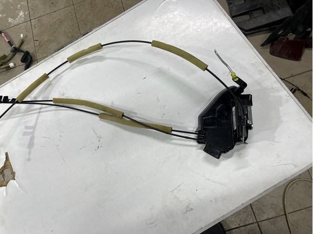 Замок двери водителя Nissan LEAF 1