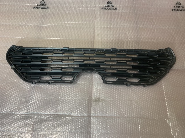 Решетка радиатора 531120R120 TOYOTA