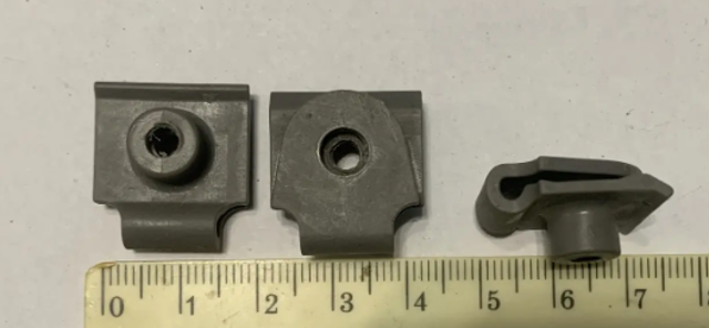 Закладная гайка под саморез C27450133 MAZDA