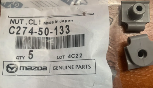 C27450133 MAZDA Закладная гайка под саморез купить в Киев