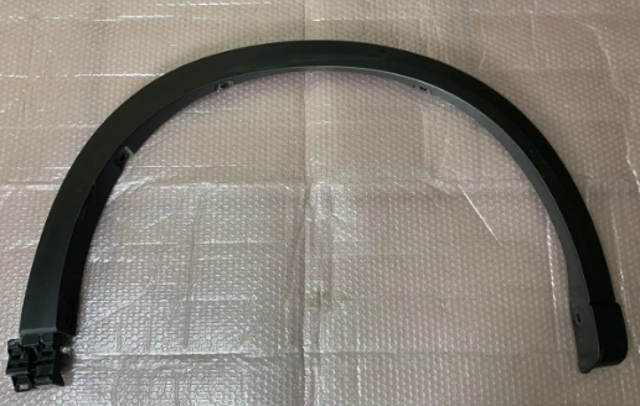 Молдинг передней арки колеса, правый KB7W51W20E8N MAZDA