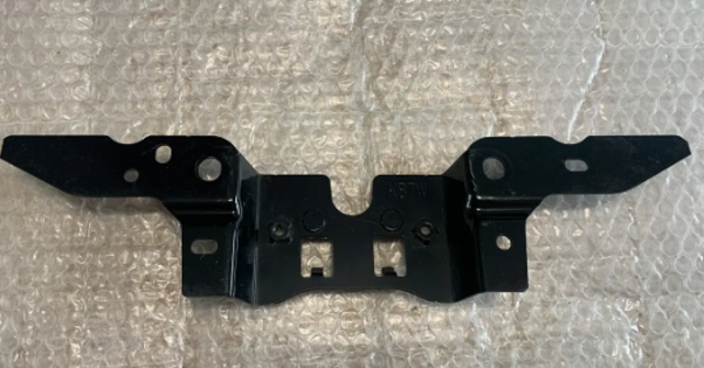 Кронштейн замка капота KB7W5215Y MAZDA
