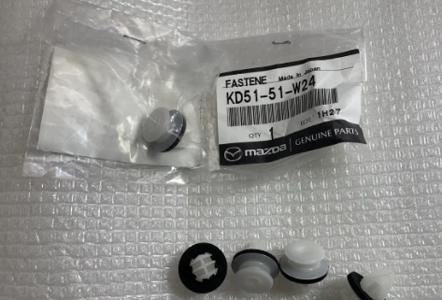 KD5151W24 Пистон (клип) расширителя арки крыла купить Чернигов