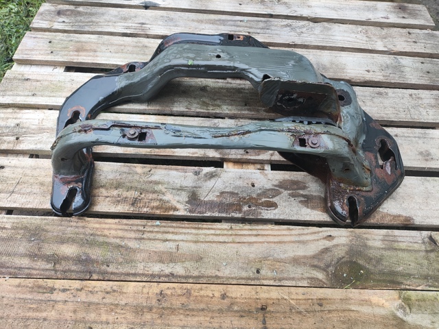 BMW 22326854187 Балка крепления коробки передач в наличии Сумы