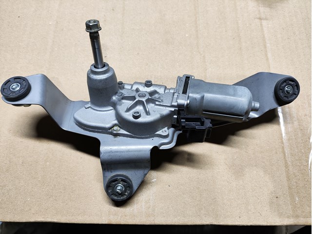 Моторчик заднего стеклоочистителя BHS267450 MAZDA