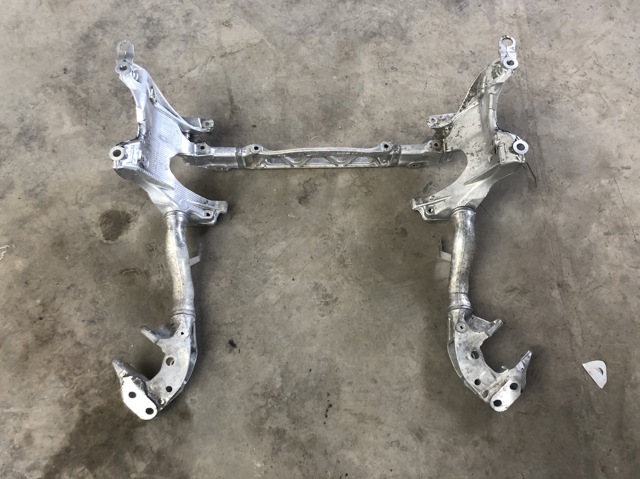 Поперечина передней подвески 95B399315B PORSCHE