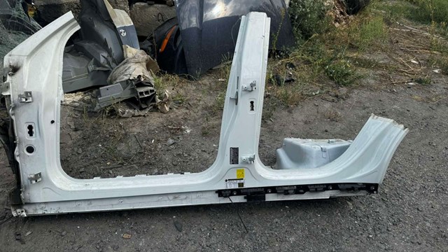 Стойка центральная, левая 95B809021YGRV PORSCHE