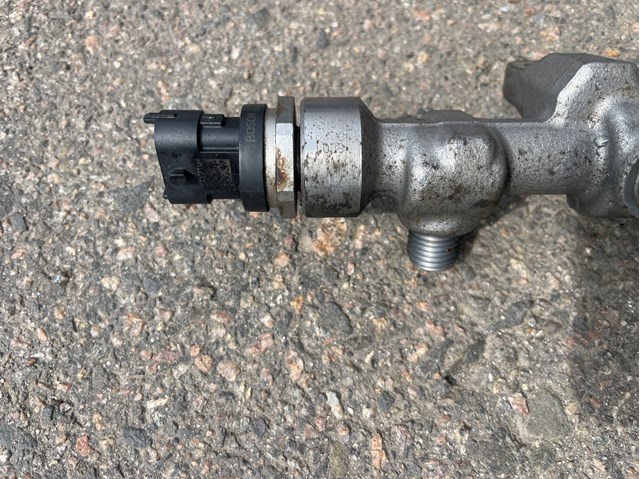 0281006035 BOSCH Датчик давления топлива купить в Харьков