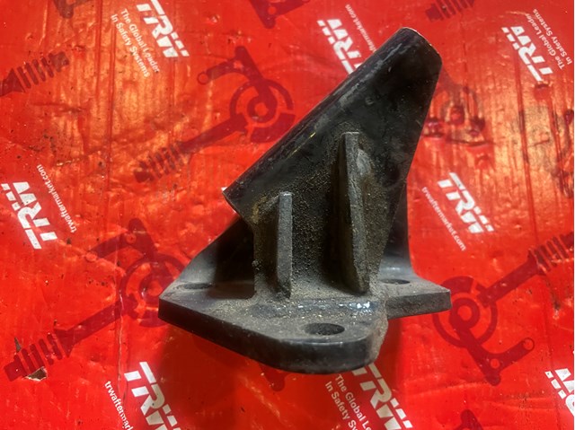 1091A079 MITSUBISHI Кронштейн подушки (опоры) двигателя левой купить в Харьков