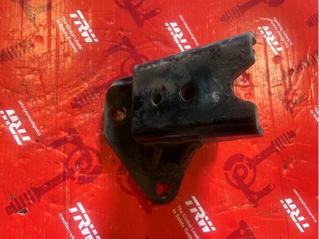 1091A079 MITSUBISHI Кронштейн подушки (опоры) двигателя левой купить в Харьков