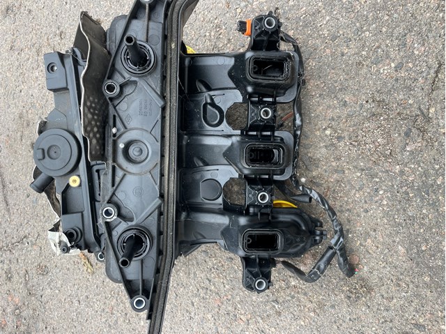 Коллектор впускной 118302761R RENAULT