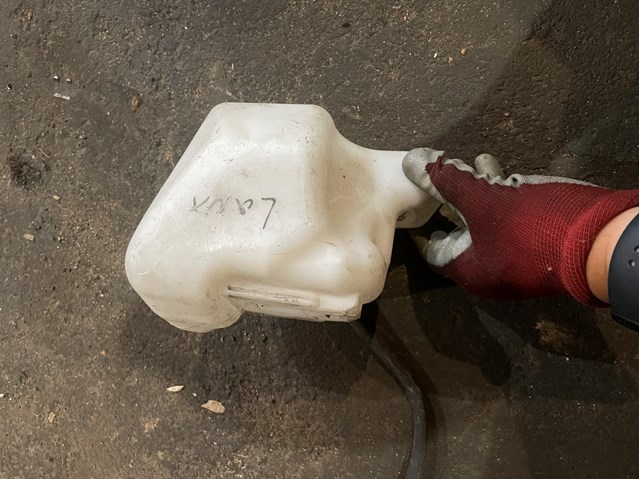 Бачок расширительный 1375A098 MITSUBISHI
