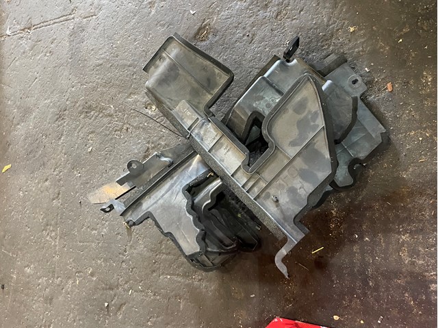 215586FL2A NISSAN Правый дефлектор радиатора купить в Сумы