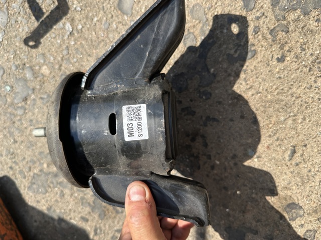 Подушка двигателя 21810S1200 HYUNDAI