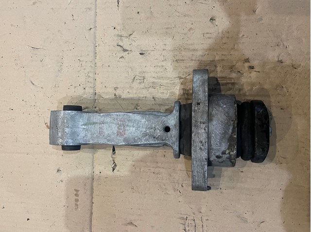 Подушка передней опоры двигателя 21950D4400 HYUNDAI