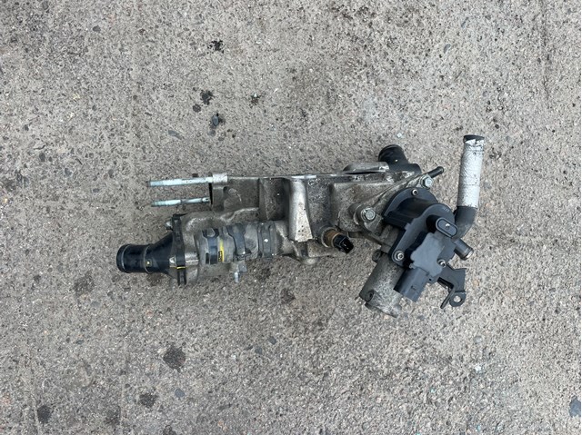 Корпус термостата 256102F010 HYUNDAI