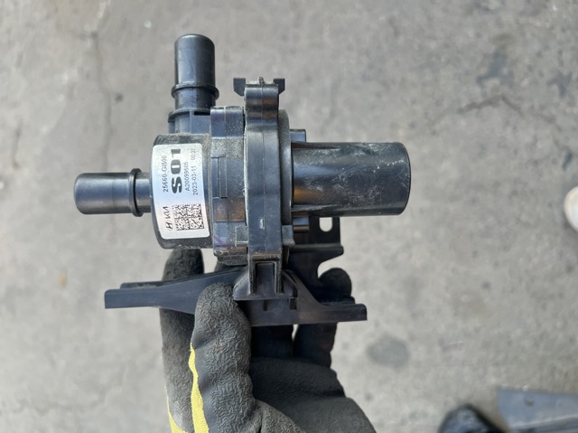 HYUNDAI 25660GI500 Дополнительная помпа в наличии Каменское