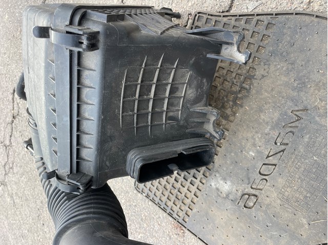 Корпус воздушного фильтра в сборе 281103R100 HYUNDAI
