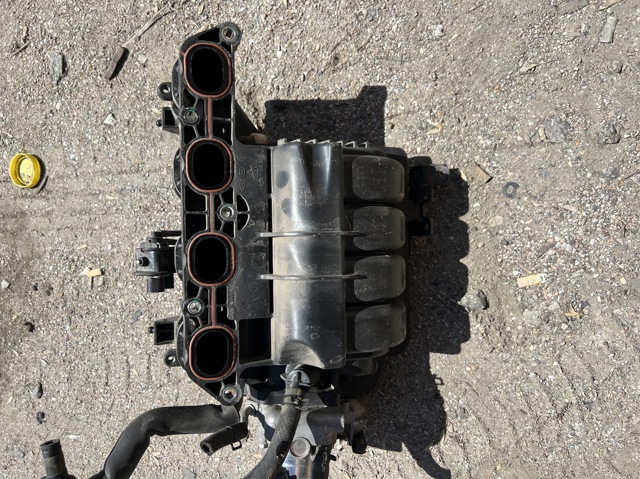 Коллектор впускной 283102B600 HYUNDAI