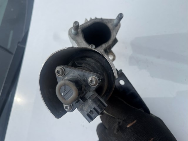 Клапан рециркуляции отработавших газов EGR Hyundai Santa Fe III