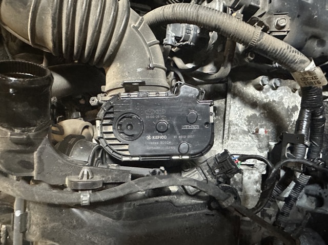 HYUNDAI 351002B180 Дроссельная заслонка в сборе в наличии Ровно