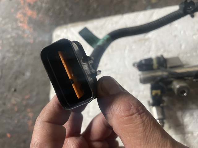 Фишка топливной форсунки 353412GGA1 HYUNDAI