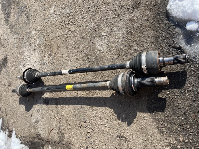 Полуось задняя, левая 49600S1000 HYUNDAI