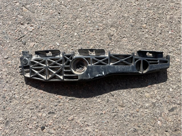 5215642031 TOYOTA Кронштейн бампера заднего внешний левый купить в Чернигов